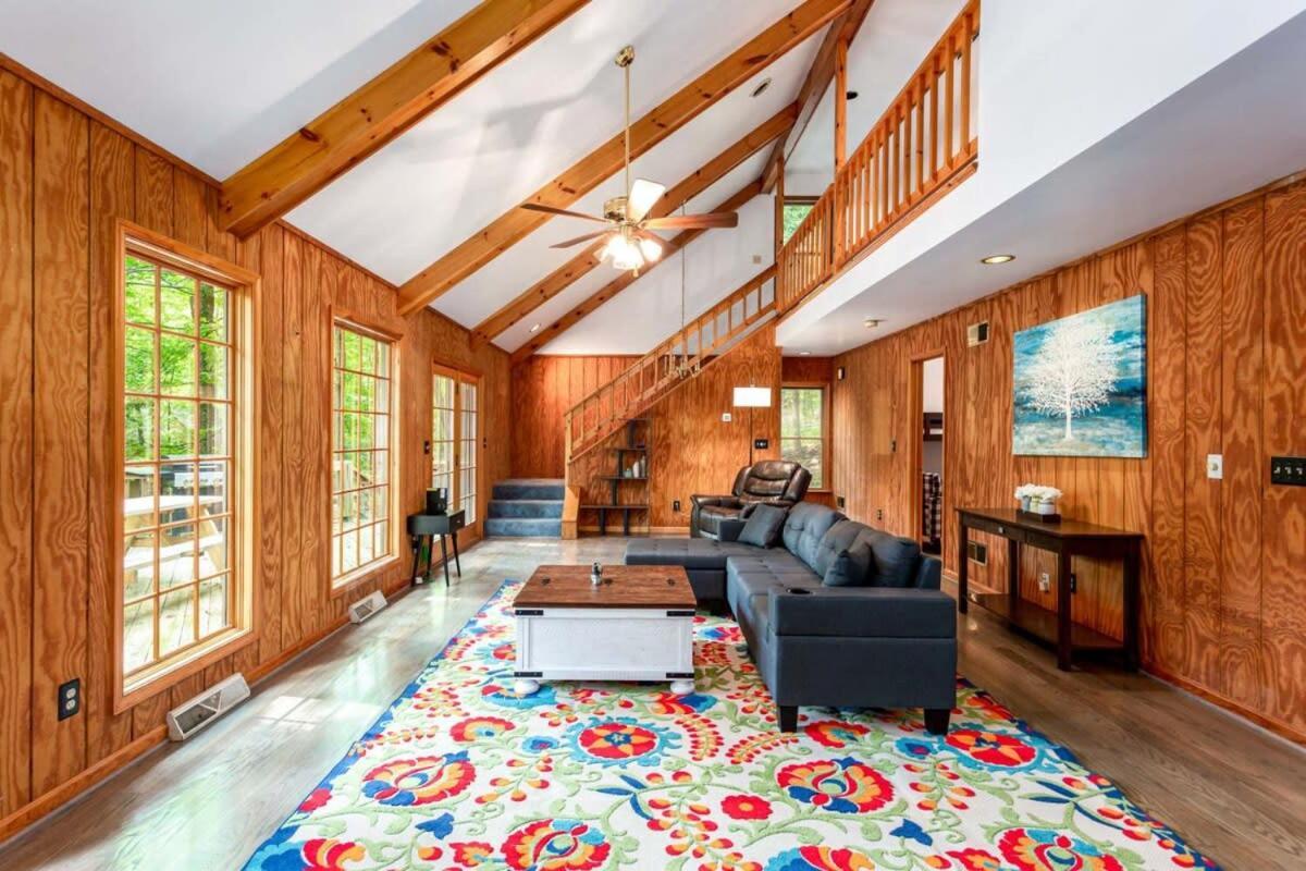 Huge Cabin W Hot Tub, Deck, Grill, Fire Pit, Wifi Berkeley Springs Buitenkant foto